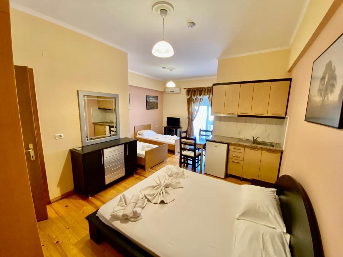 Family Hotel Haruni Ksamil Exterior photo